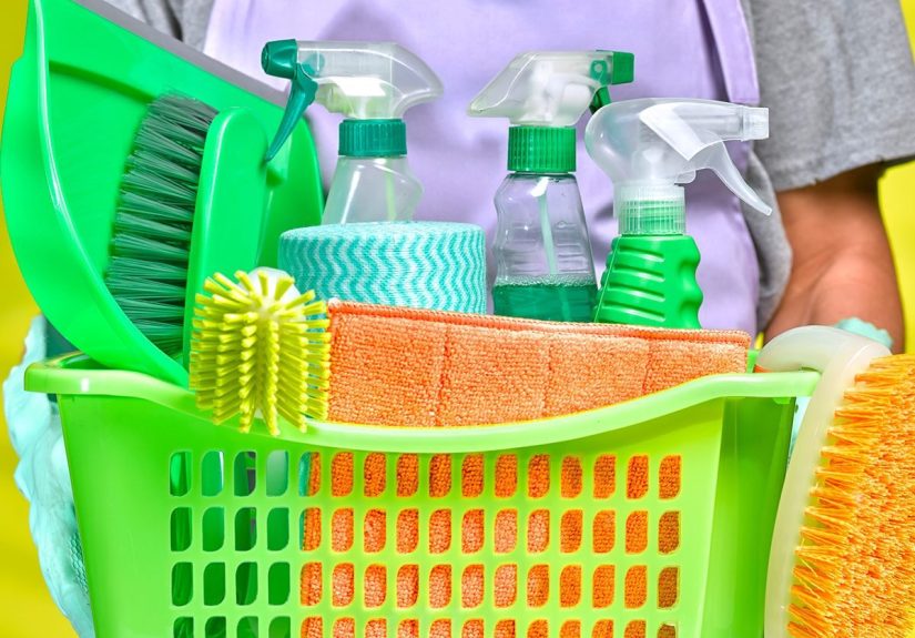 10 Things Professional Housecleaners Would Never Do in Their Own Homes