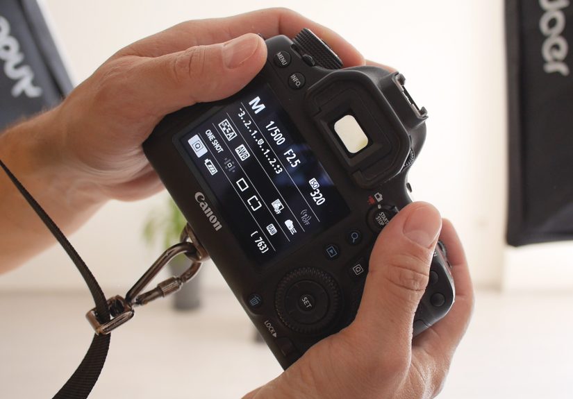 How to Do a Professional Looking Photo Shoot at Home: 11 Steps