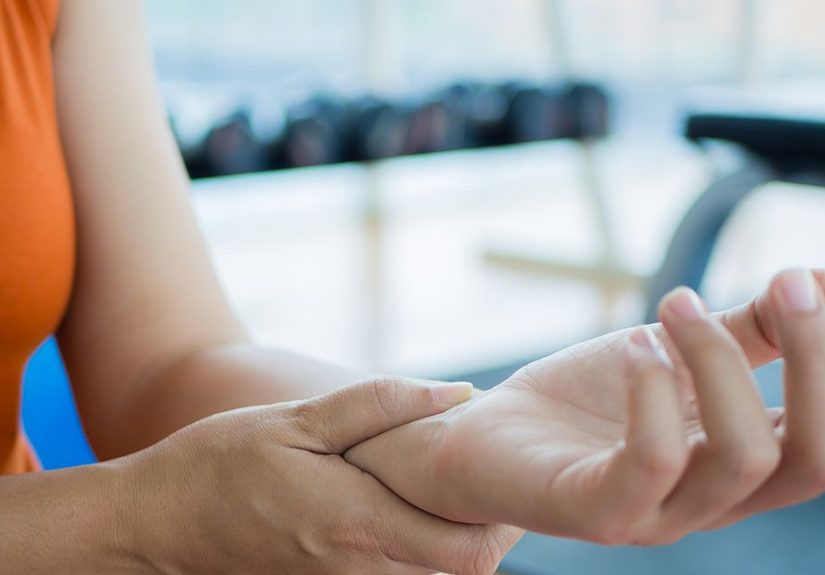 Numbness in Wrist: Carpal Tunnel, Arthritis, and Treatment