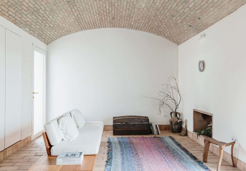 Trending Now: 13 Favorite Examples of Portuguese Style from the Archives