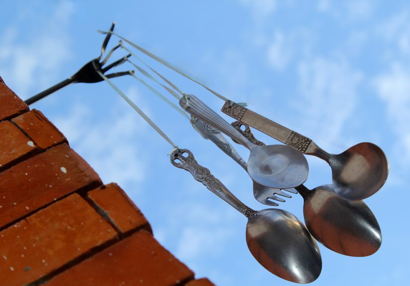 How to Make Wind Chimes From Old Silverware: 6 Steps