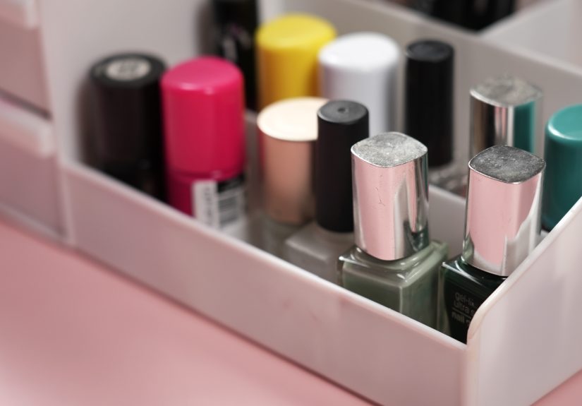 How to Revive Nail Polish: The Best Tips & Tricks