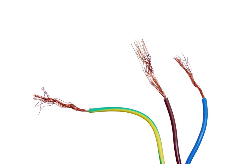 How to Splice Wires for Speakers and Home Theater Systems