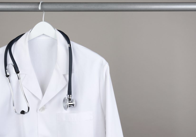 White coats should no longer be worn by physicians