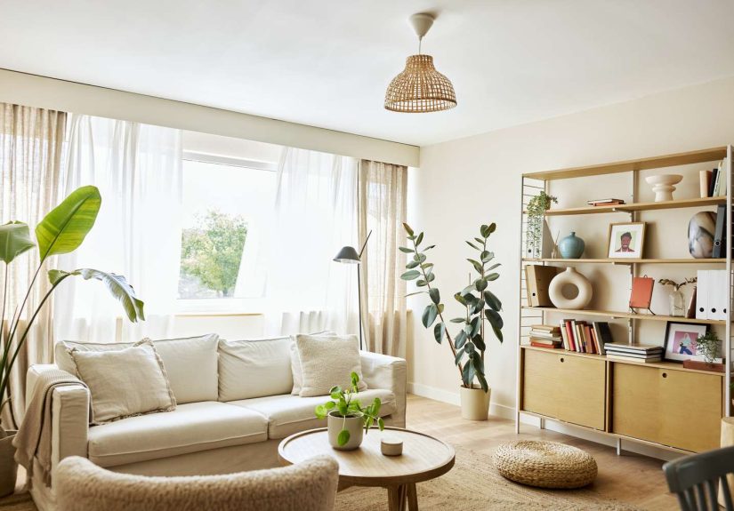 Designers Agree: This Classic Living Room Paint Color Never Goes Out of Style