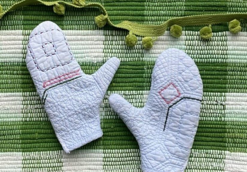 Embroidered Mittens to Keep You Warm During Your Outdoor Decorating