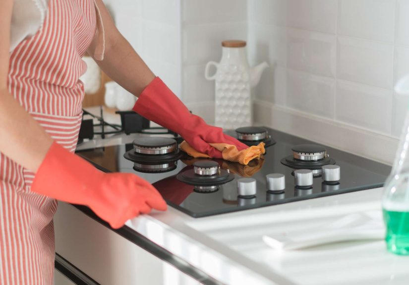 How to Cut Through Grease Stains on Kitchen Surfaces Once and for All